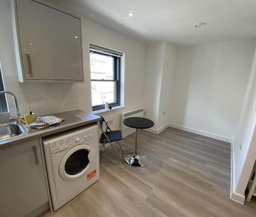 Studio to rent - Photo 6