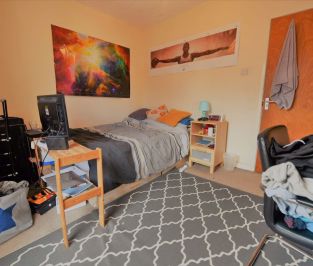 8 bedroom House in Welton Place, Leeds - Photo 6