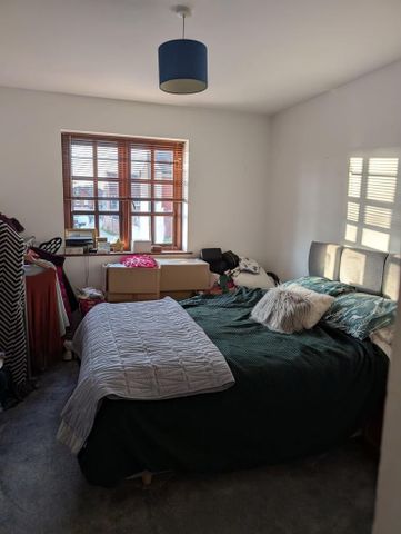 2 bedroom flat to rent - Photo 4