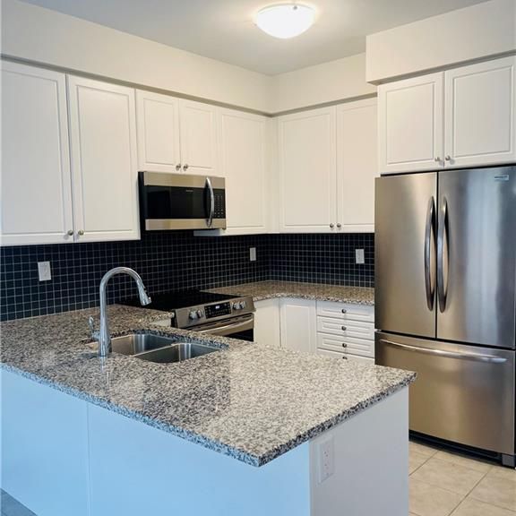 For Lease - 74 Oaktree Drive, Haldimand, Ontario - Photo 1