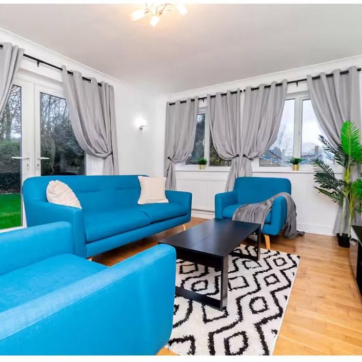 4 bedroom bungalow to rent - Photo 1