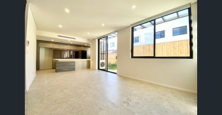 Modem Three bedrooms townhouse for leasing! - Photo 2