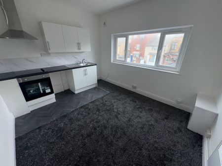 Withnell Road F3, Blackpool - Photo 3