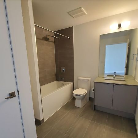 For Lease - 297 Oak Walk Drive Unit# 710, Oakville, Ontario - Photo 3