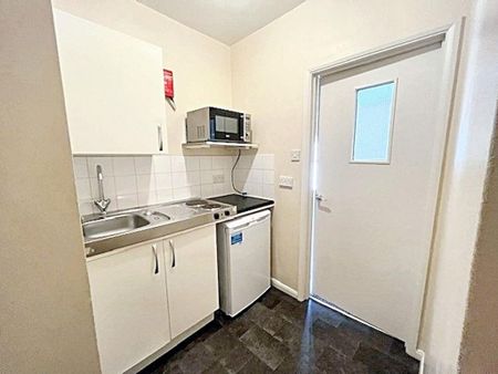 Studio to rent - Photo 3