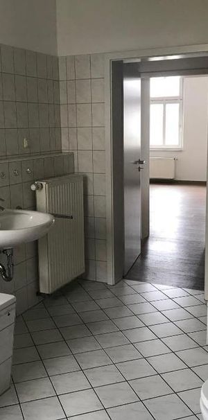 Schönes Zuhause sucht Mieter! Gut geschnittene 2-R-Whg.mit Balkon u.Bad mit Wanne & Dusche in Stadtzentrumsnähe - Foto 1