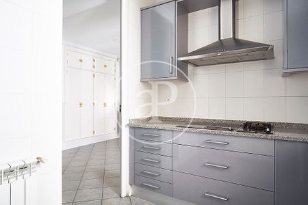 Flat for rent in Recoletos (Madrid) - Photo 3