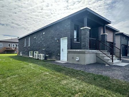 1232 Montblanc Cres, Embrun, ON - Photo 2