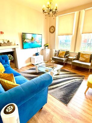 2 Bed Flat, Talgarth Road, W14 - Photo 1