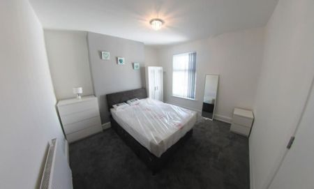 Room in a Shared House, Clifton Road East, L6 - Photo 2