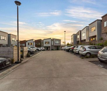 Modern 2.5 Bedroom Townhouse for Rent in Massey - Photo 6