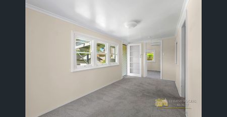 Character & location! - Photo 4