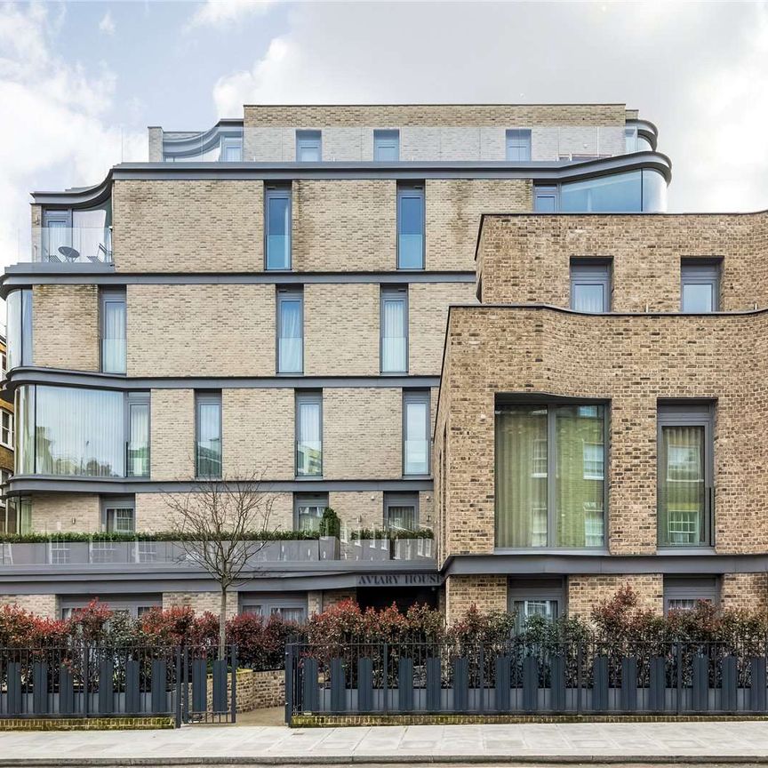 Remarkable modern apartment with 24/7 concierge, enviably located 0.2 miles to St. James's Park and Victoria stations. 2 double bedrooms, 2 bathrooms, beautifully furnished. - Photo 1