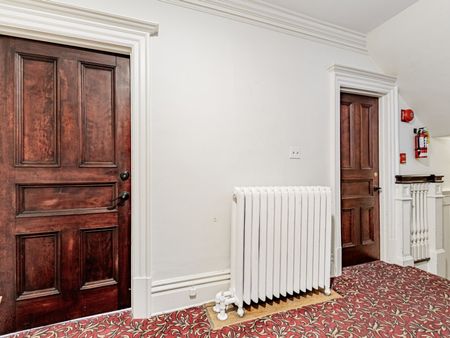 For Lease - 347 Walmer Road Unit# 2nd Floor Unit 3, Toronto, Ontario - Photo 5