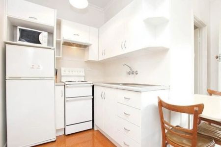 1 Bedroom Apartment in Prime City Location - Photo 5