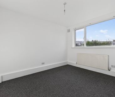 29 Fernagh Road, NEWTOWNABBEY, BT37 0DF - Photo 2