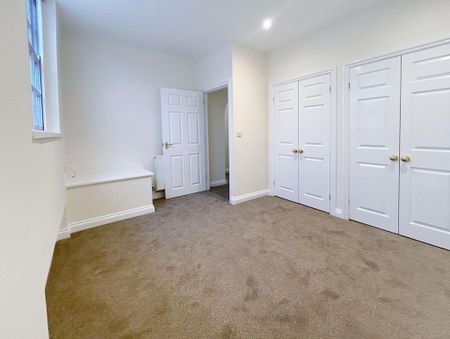 3 bedroom flat to rent - Photo 4