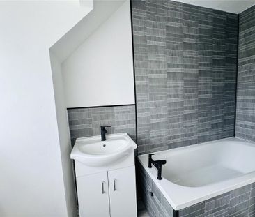 2 bedroom semi-detached house to rent - Photo 4