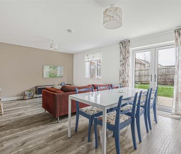 3 bedroom detached house to rent - Photo 3