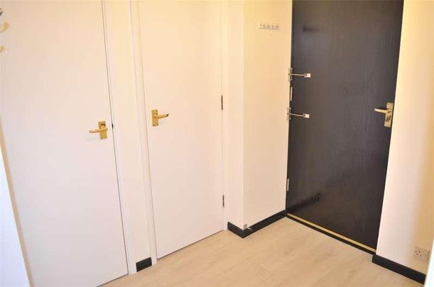 Rossignol Gardens, Carshalton, Surrey, SM5 - Photo 1