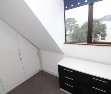 1 Bedroom Flat - Photo 2