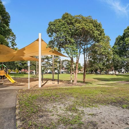 Beachside 2 Bedroom Apartment - Photo 4