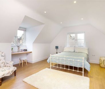 A first floor studio apartment with countryside views - Photo 6