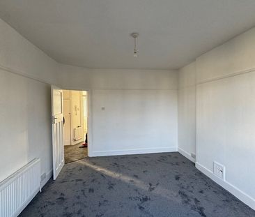 2 Bed Flat, Truro Road, N22 - Photo 2