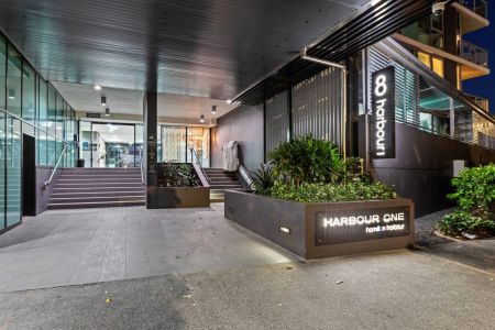 Fully Furnished Two-Bedroom Apartment with Stunning Views - Photo 5