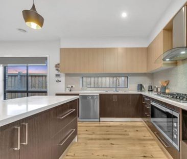 Modern Family Living in the Heart of Mickleham!! - Photo 3