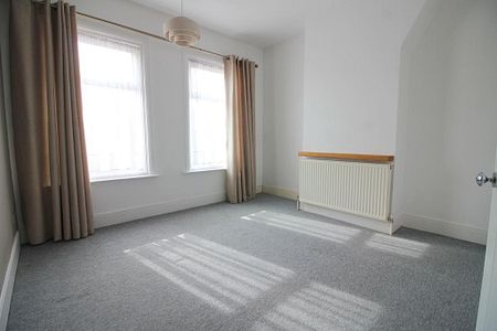 2 Bedroom Terraced To Rent - Photo 2