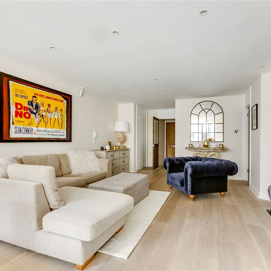 Alder Lodge, London, SW6, London - Photo 1