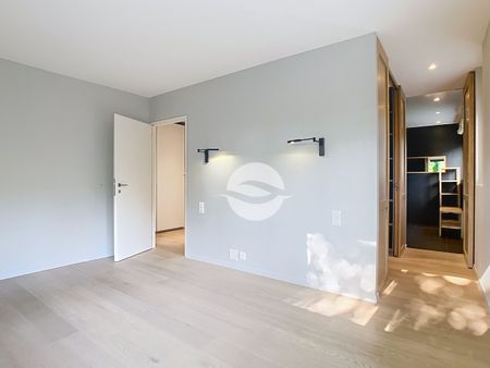 Villa twinned by garages - Photo 5