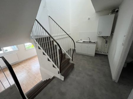 Location - Appartement T4 - 80 m² - Sochaux - Photo 2