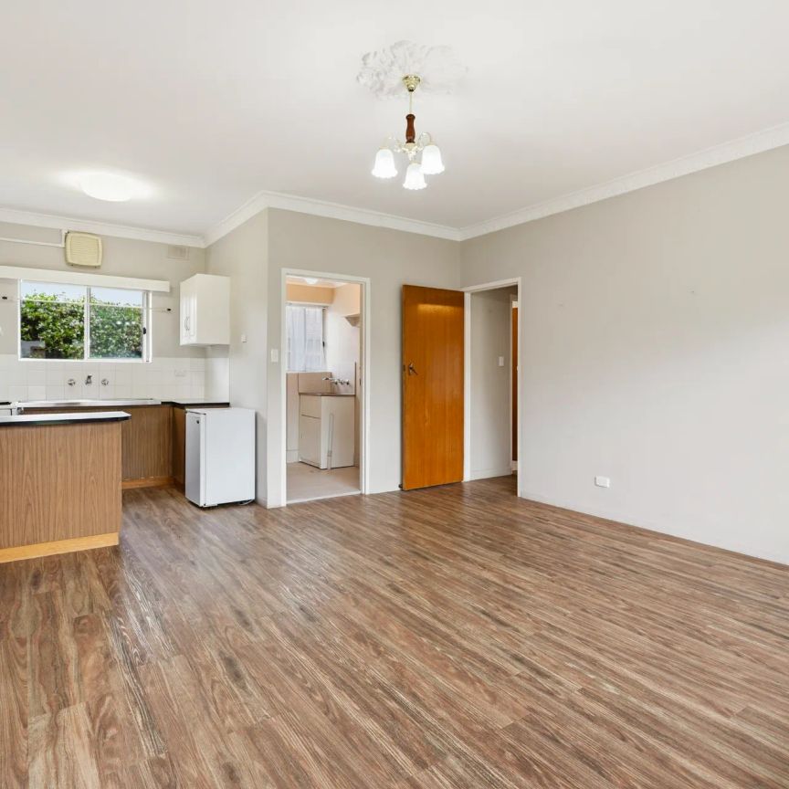 Modern & Spacious 2-Bedroom Unit in a Highly Convenient Location - Photo 1