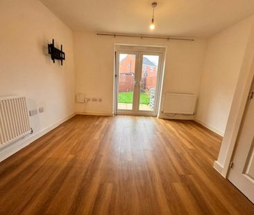 Semi-detached house to rent on - Photo 6