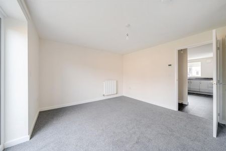 3 bedroom semi-detached house to rent - Photo 2
