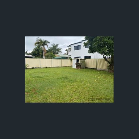 QUAINT LOWSET HOUSE IN TUGUN- walk to the beach! - Photo 4