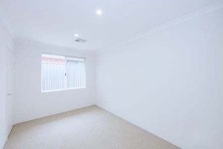 Modern Coastal Living in Sought-After Madora Bay - Photo 5