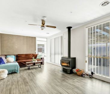 334 Hogans Road, Hoppers Crossing VIC - Photo 1