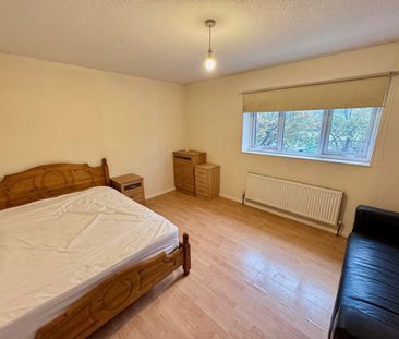 Room 2, Hodgkin Close, Clifton, NG11, Nottingham - Photo 2
