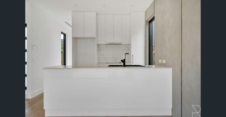 Discover modern living in the heart of Highett - Photo 5