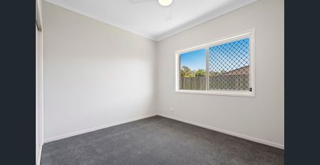 Spacious Family Home In The Heart Of Edens Landing - Photo 3