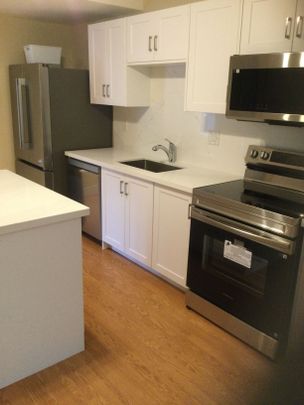 For Lease - 200 Oxford Street, Richmond Hill, Ontario - Photo 1