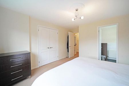 5 bedroom detached house to rent - Photo 4