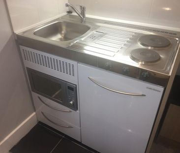 1 bedroom in a house share to rent - Photo 6