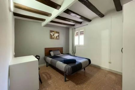 Carrer de Valldonzella, Barcelona, Catalonia 08001 - Photo 3