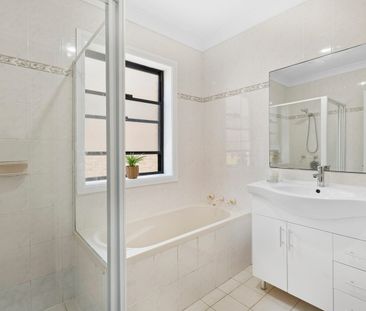 Fully furnished 3-bedroom townhouse - Photo 4