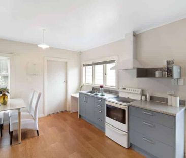 Excellent Location - Three-Bedroom Home - Photo 3