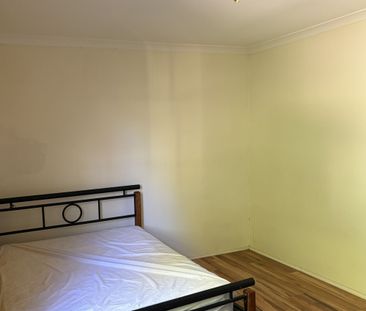 Charming Family Home in Sought-After Leamington! - Photo 4